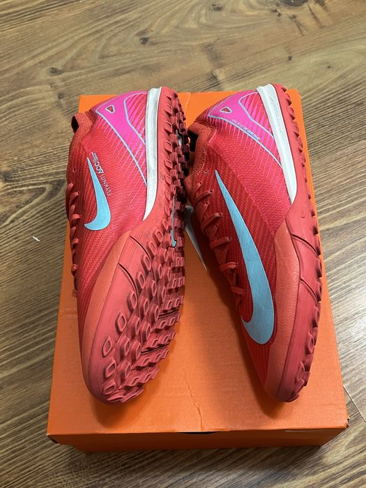 Vând papuci de fotbal Nike ZOOM VAPOR 16 PRO TF, Mărimea lor este 44