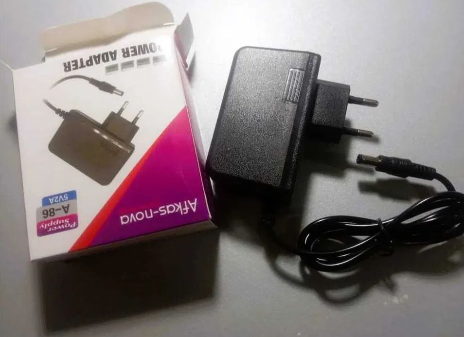 на 5 вольт. - зарядник блок питания