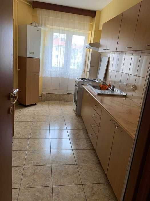 apartament 4 camere de vanzare