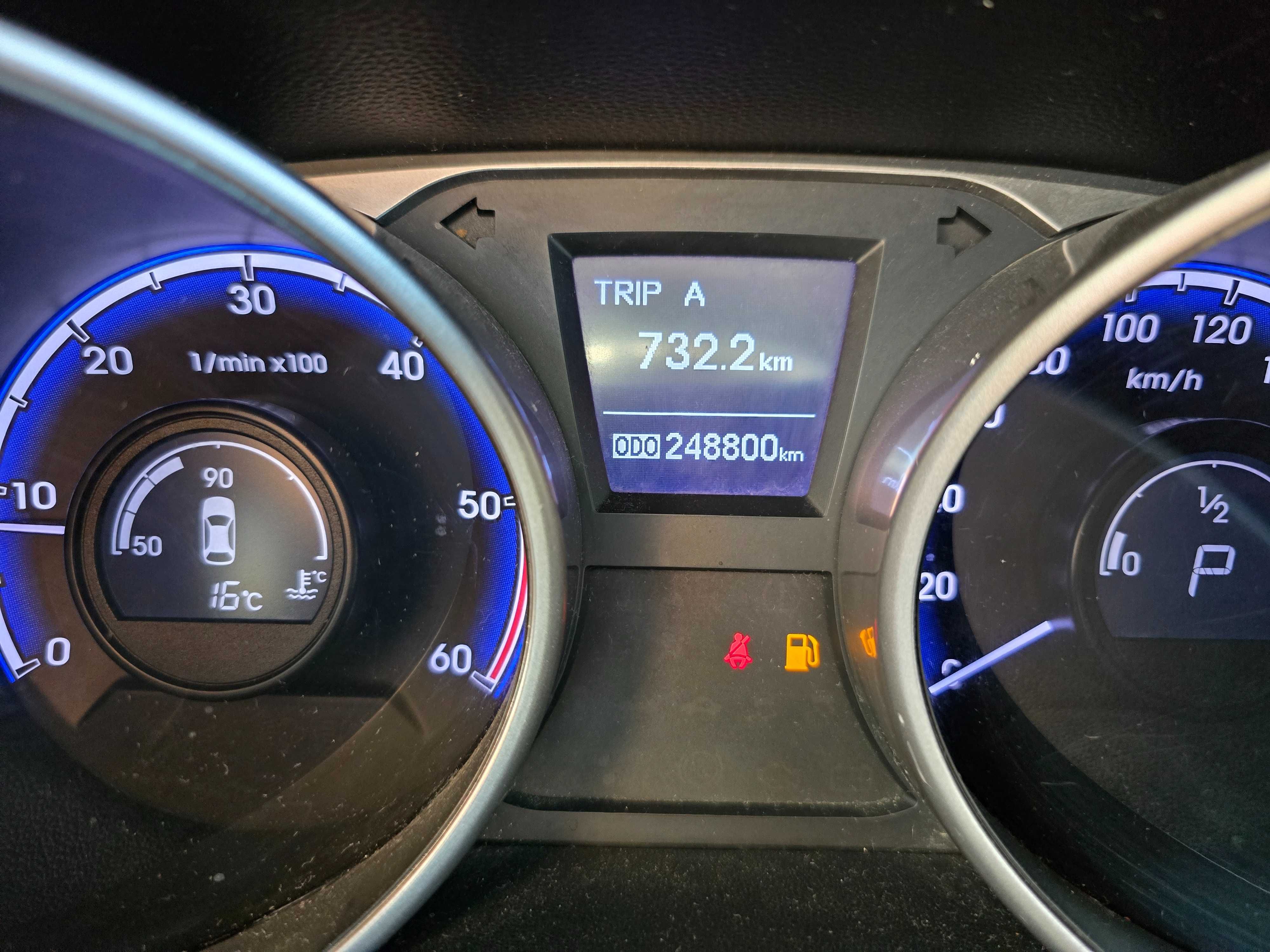 Vand Hyundai Ix35, diesel 2.0, automat, panoramic, carlig, 184 cp