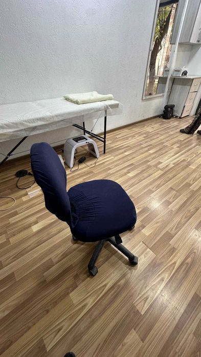 Срочно  Салон учун ойна комплект ва айлана кресло анча арзон нархда