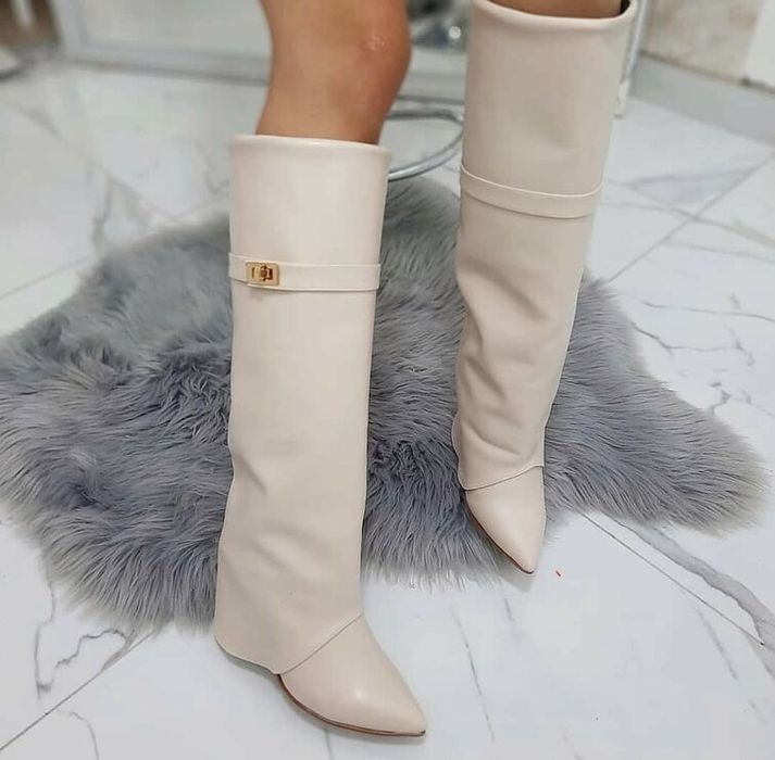 Ботуши на платформа - бежова кожа (36-40)