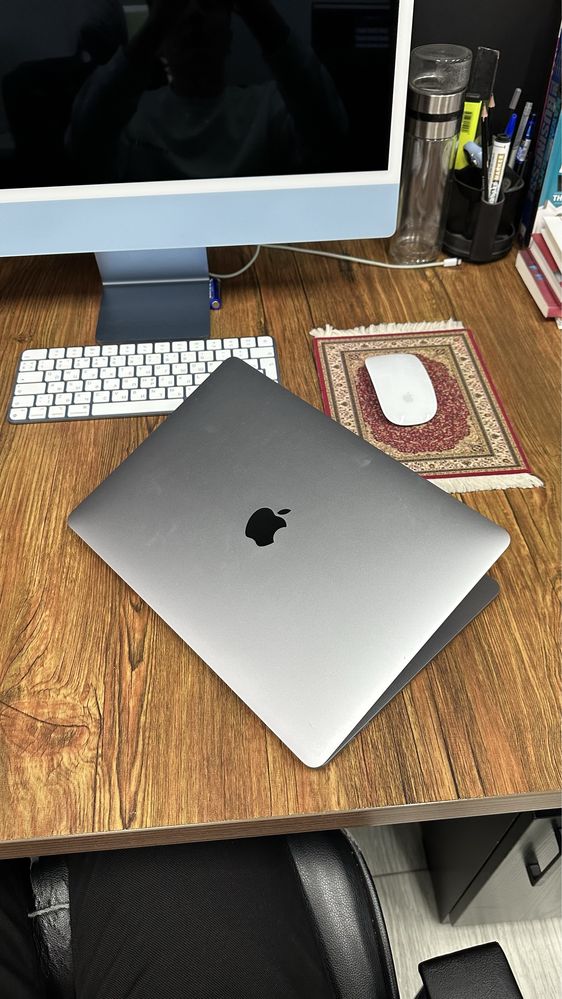 MacBook pro 13 dyum