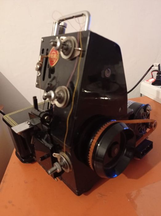 Продается оверлок