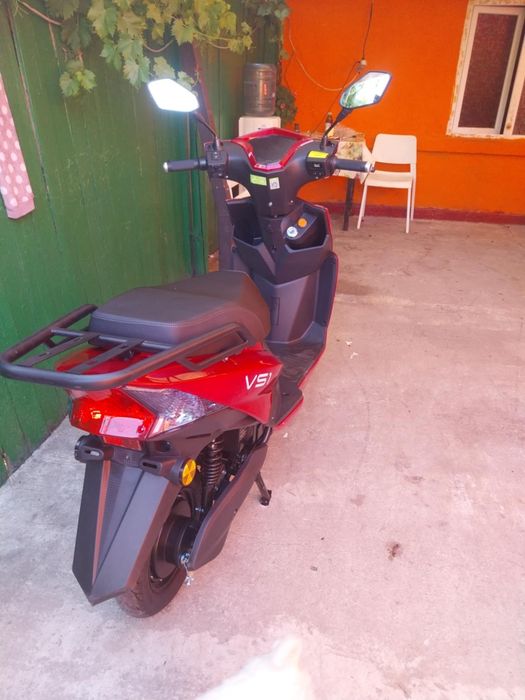 Vand scuter electric