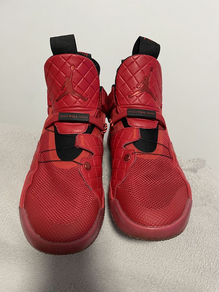 Air Jordan 33 University Red