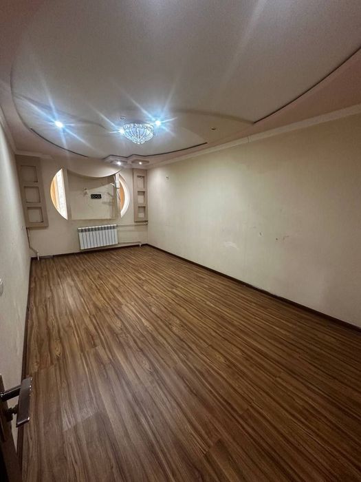 3 xonali kvartira sotiladi