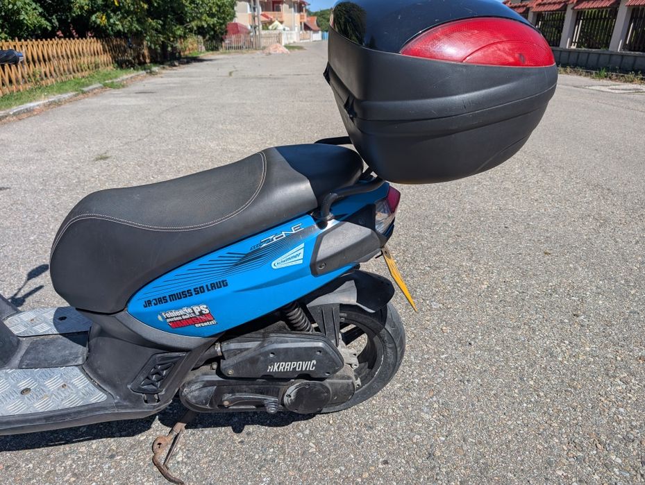 Scuter Peugeot Streetzone 49cc 2015 (nu Suzuki, Yamaha, Piaggio, Kawas