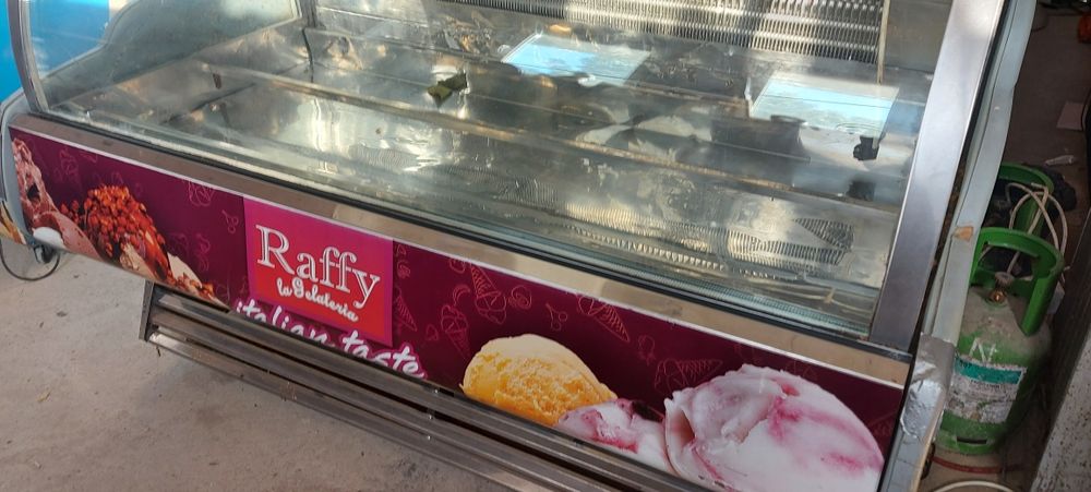 Хладилна витрина за сладолед Рафи