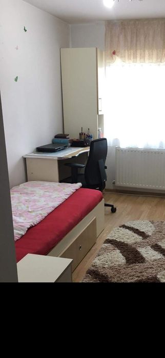 Paturi cu somiera, noptiera si soldatel