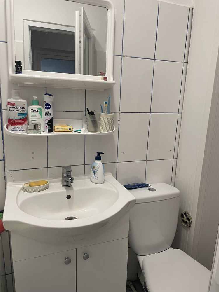 Vand apartament la parter pe Ansberb!aproape de spital!