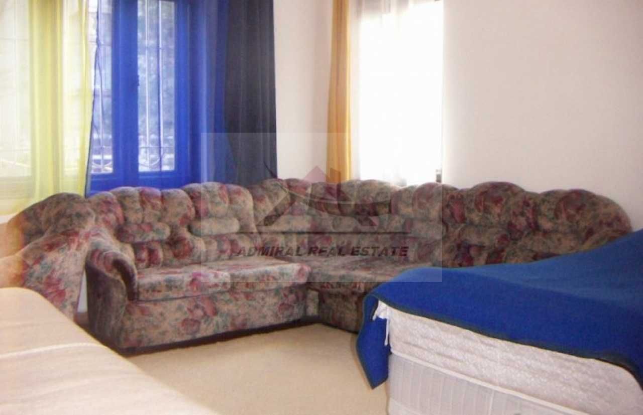 Дава се под наем Тристаен апартамент в Варна, Център - 51 кв.м за 550 € - Снимка #1