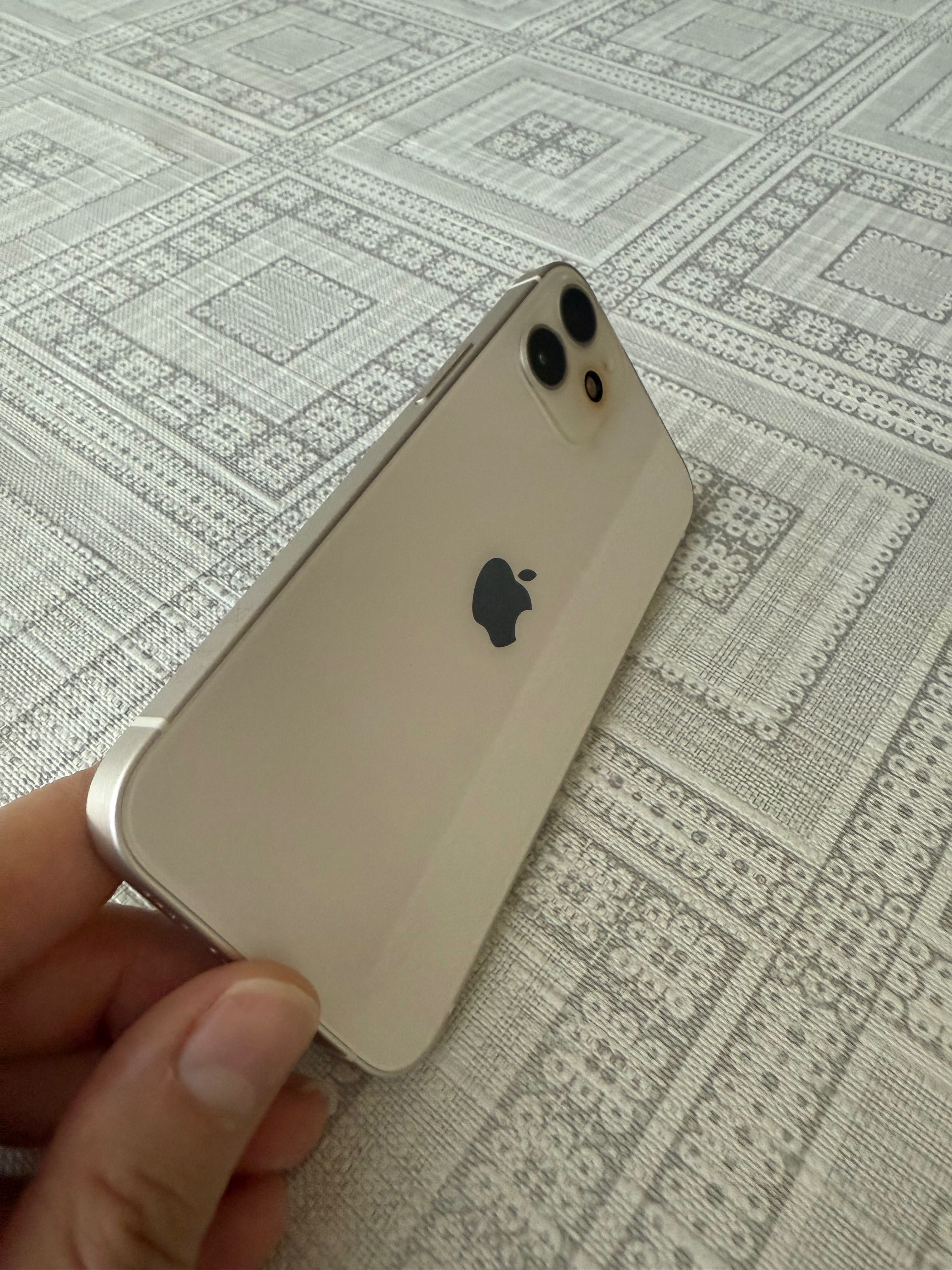 Продавам IPhone 12 mini