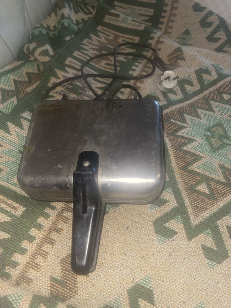 Продам вафельницу СССР