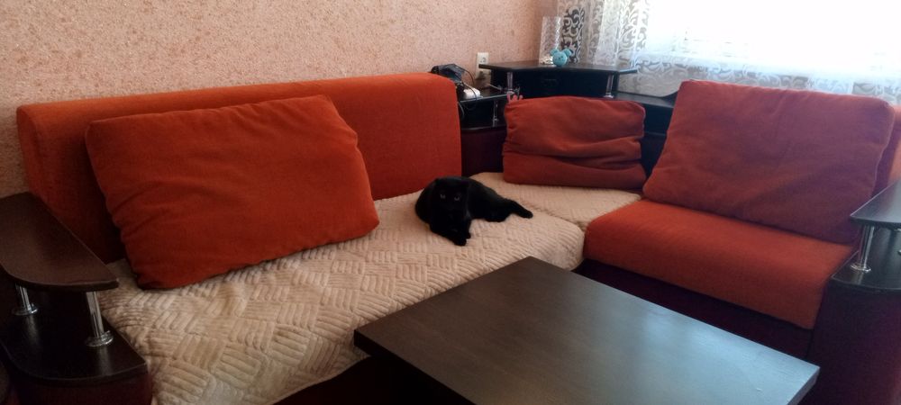 Продам диван с креслом