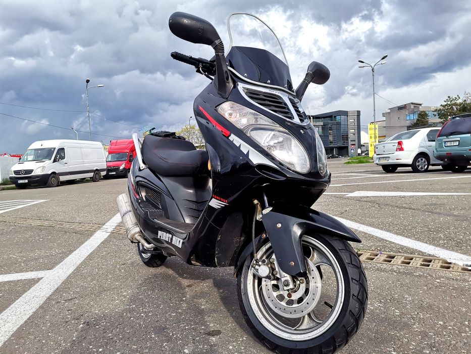 Scuter 150cc in stare foarte buna, toate actele+fiscal 1050 euro