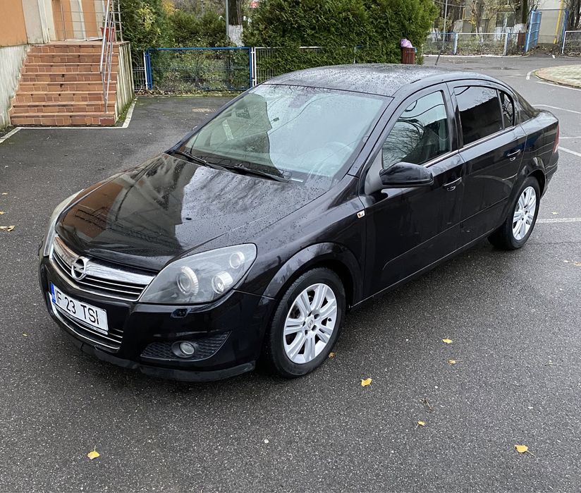 Opel Astra H Sedan