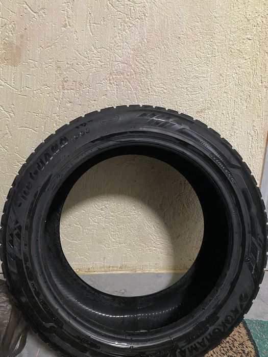 Зимние шины камри 70 размер 18 Yokhama резина