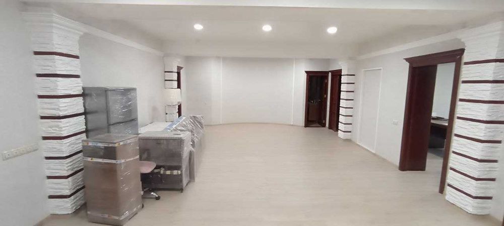 Нежилой готовый офис, можно под клинику 335 кв.м, в центре