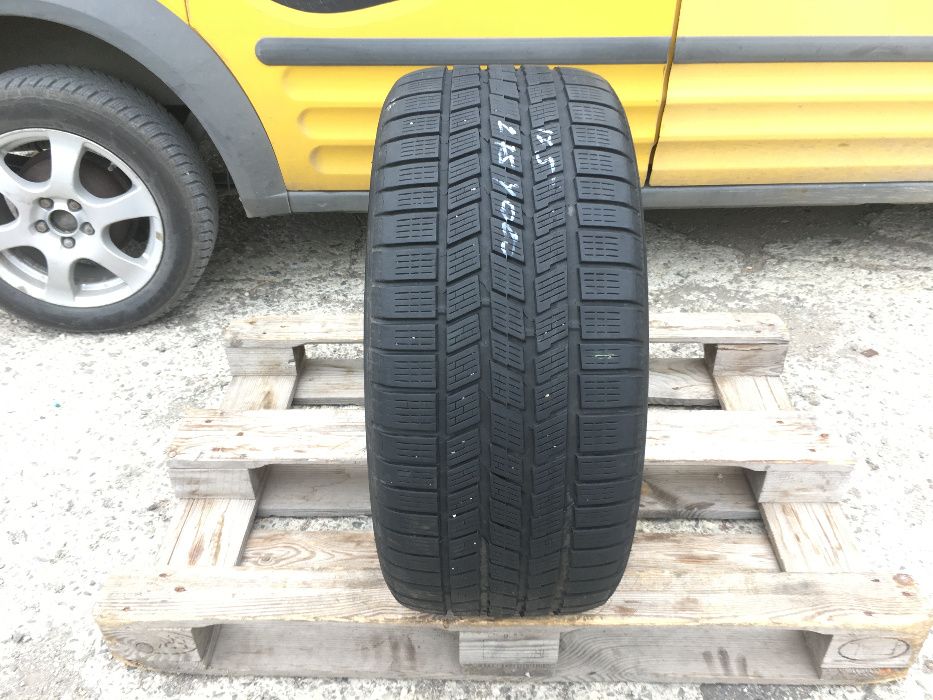 275/40/20 Пирели Айс енд Сноу 2017г 6,5мм Рън Флат BMW