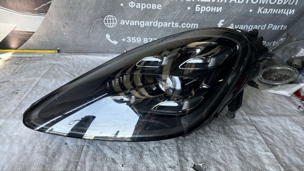 Porcshe Cayenne 3 2017- ляв и десен фар