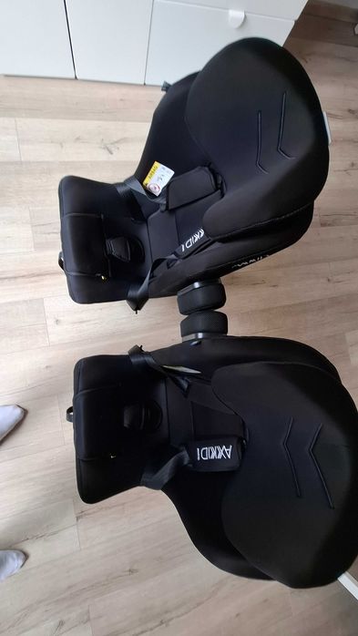 Axkid Movekid стол за кола