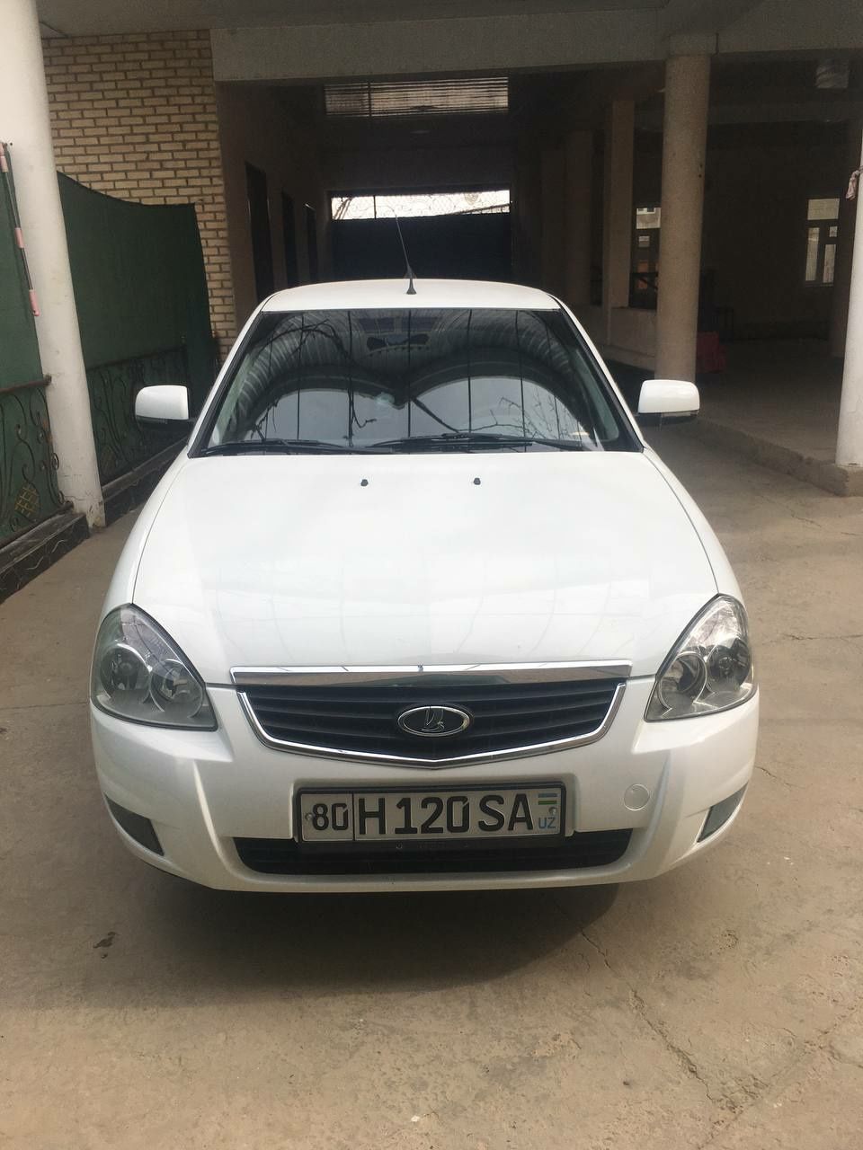 Lada priora sedan 2012