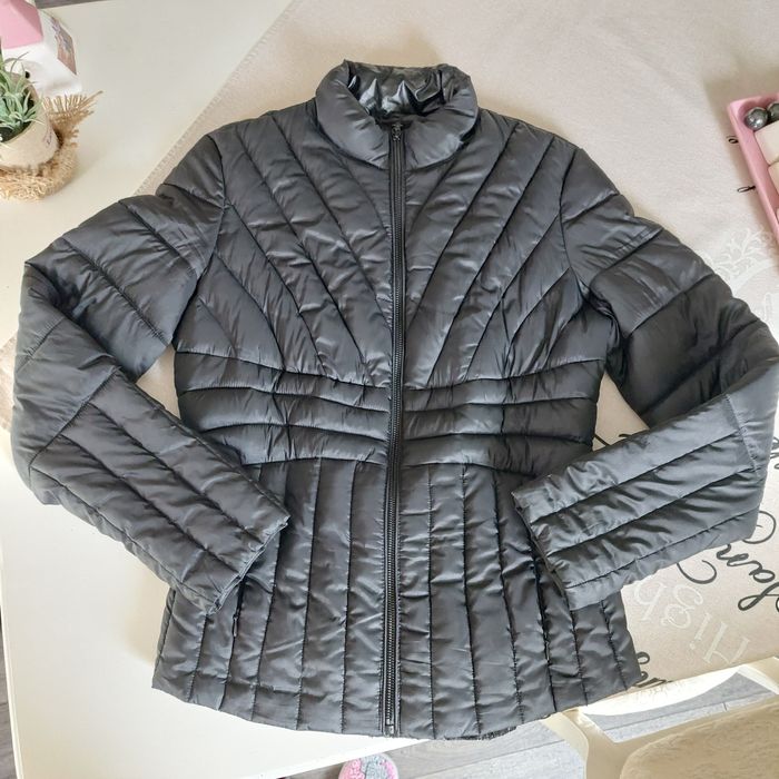 Дамско яке Guess M