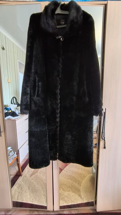 Продам шубу женскую