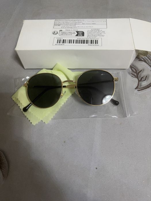 Очки от солнца 7-10 лет новые