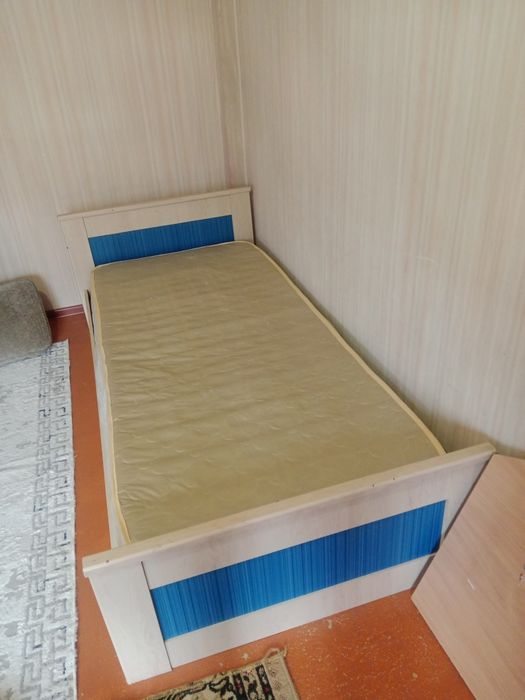 Диван угловой шкаф детский кровати деревянные детские две штуки