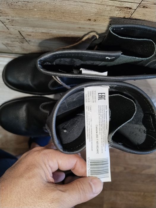 Продаю летний рабочие сапоги.