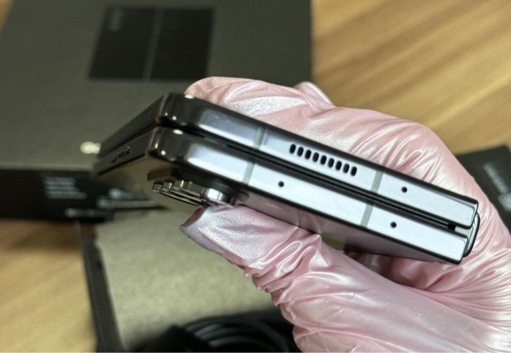 Samsung Z Fold 5 512 gb 12 gb ram