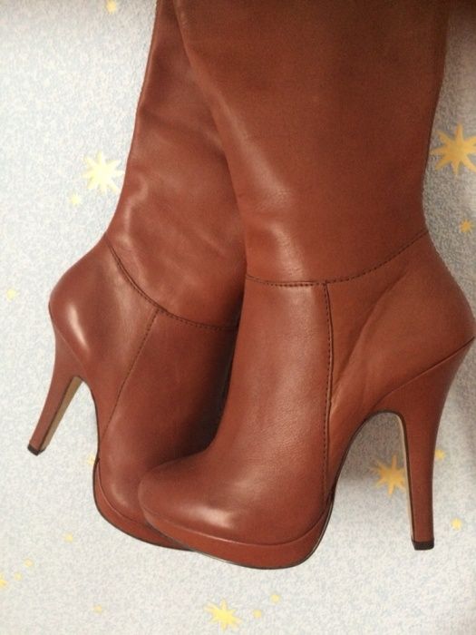 Сапоги демисезонные из натуральной кожи.