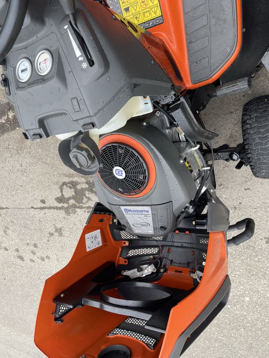 Tractoras de tuns iarba Husqvarna 24hp Led