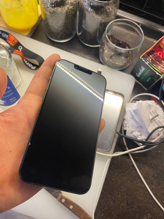 продам айфон 13 128гб