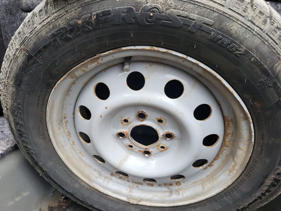 Продам комплект шин, зима