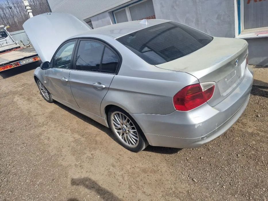 Dezmembrez BMW E90 320 diesel 163CP an 2005 2006