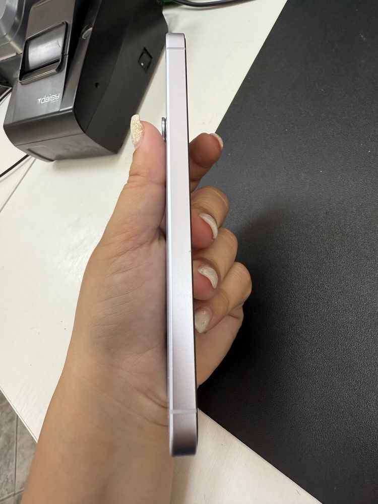 Продавам Samsung S25 128gb ice blu