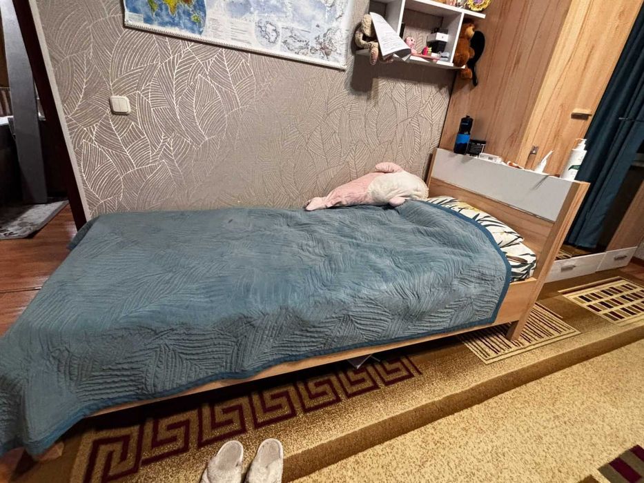 Кровать с матрасом односпальная