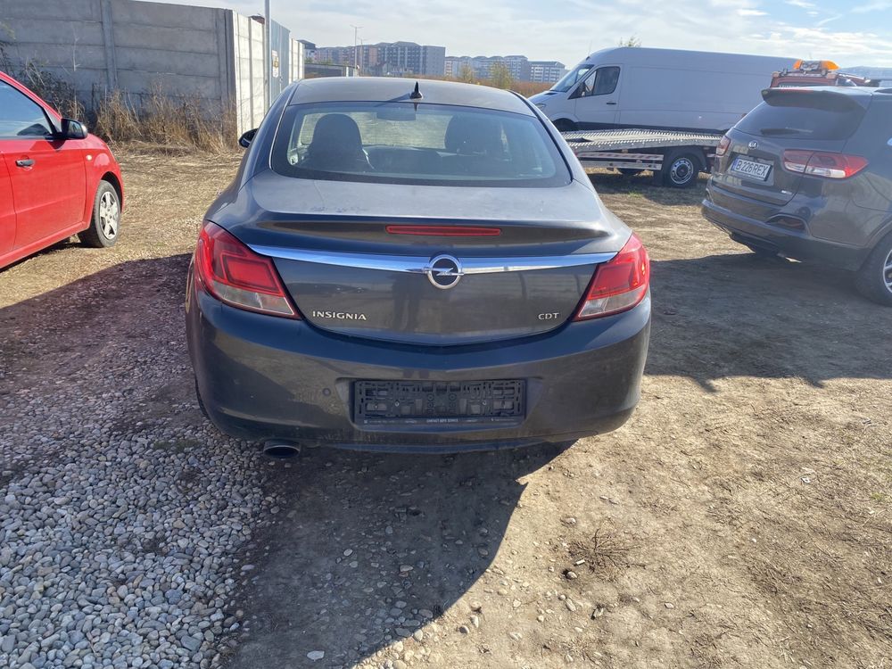 Dezmembrez Opel Insignia 2.0 diesel 2009-2018