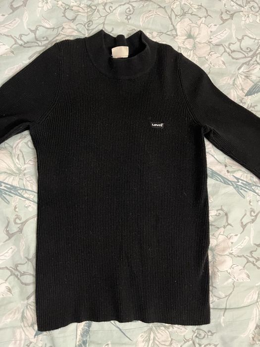 Лонг levi’s ориг,хорошее качество в идеальном состояние