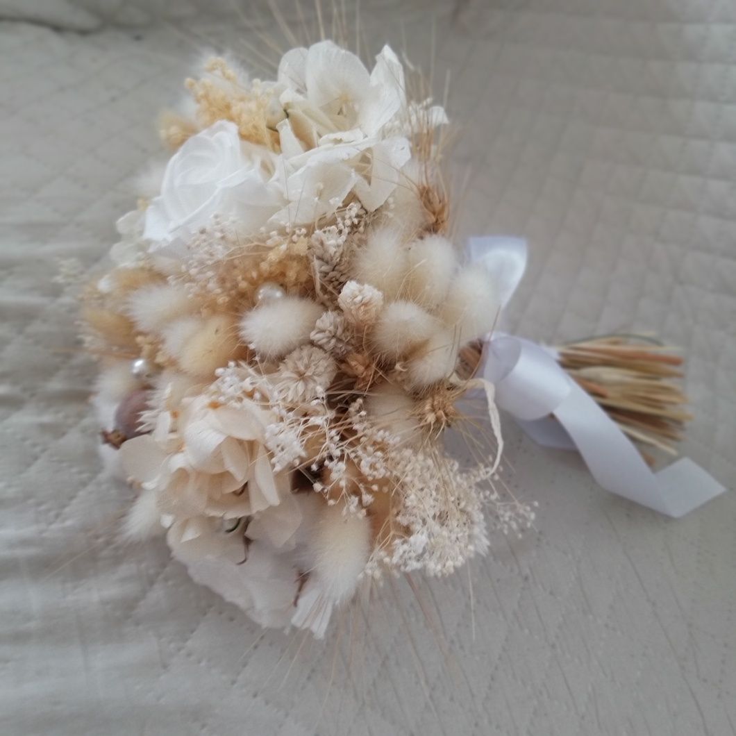 Buchet nunta/mireasa din flori criogenate sau uscate