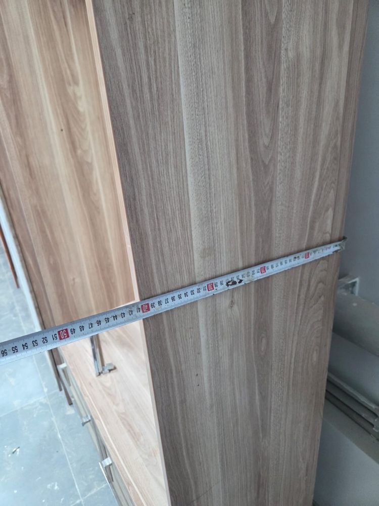 Продается шкаф в прихожую