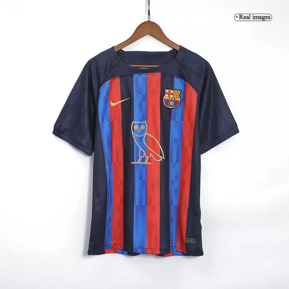 Aproape orice tricou de fotbal