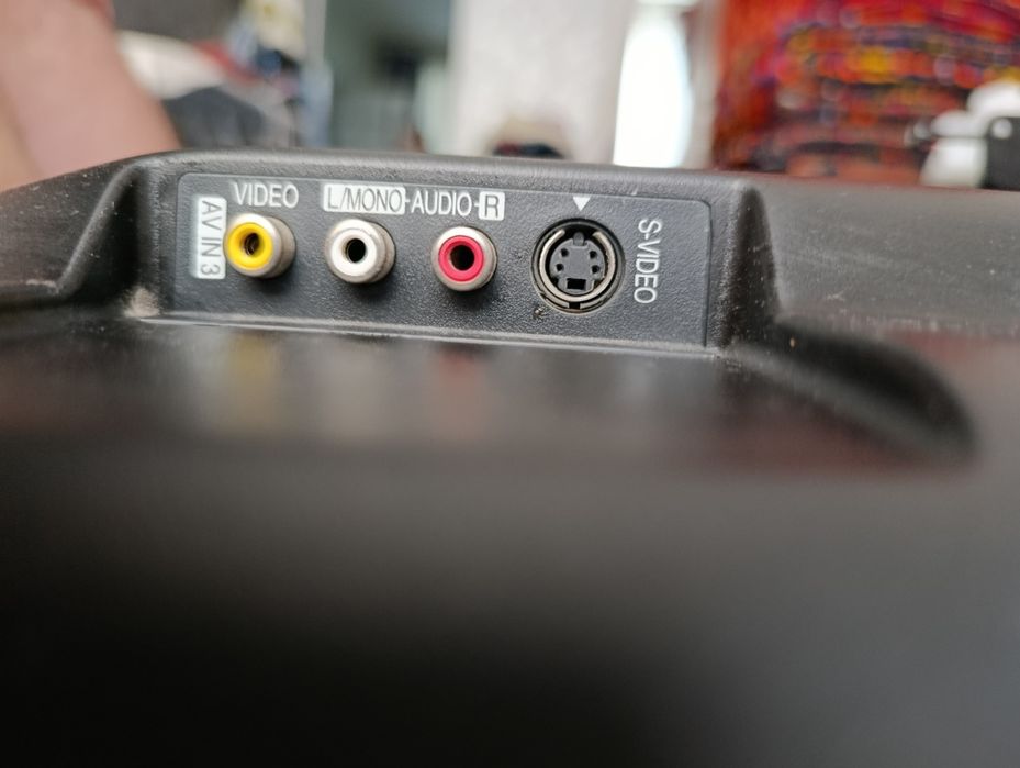 Продам телевизор Artel 32AH90G в хорошем состоянии