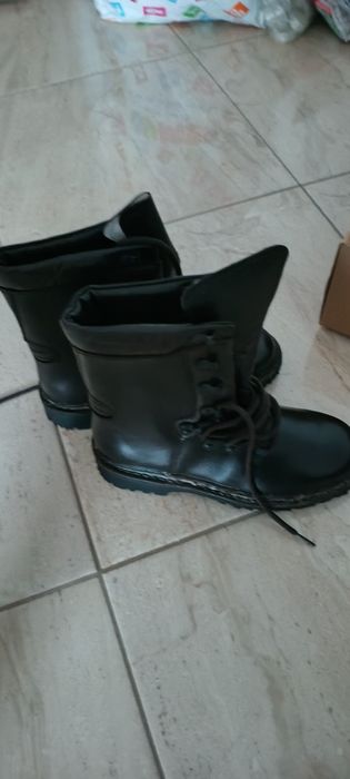 2 Perechi Bocanci militari