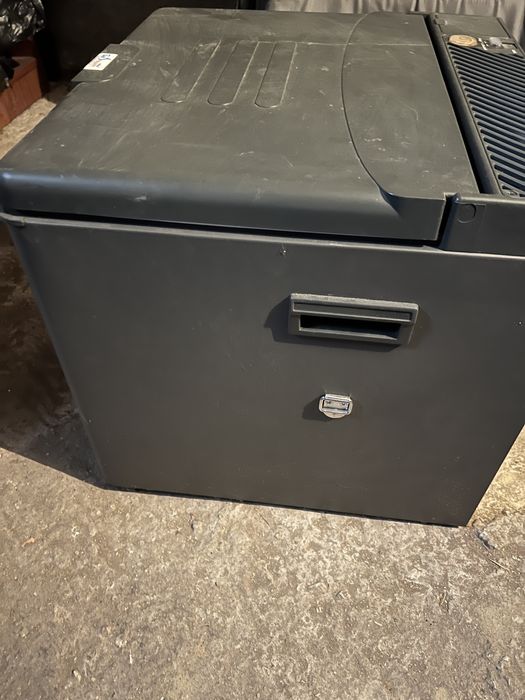 Хладилник на газ и на ток