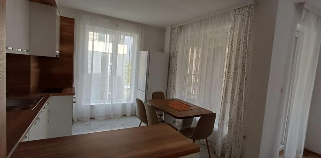 Дава се под наем Тристаен апартамент в Пловдив, Христо Смирненски - 93 кв.м за 475 € - Снимка #2