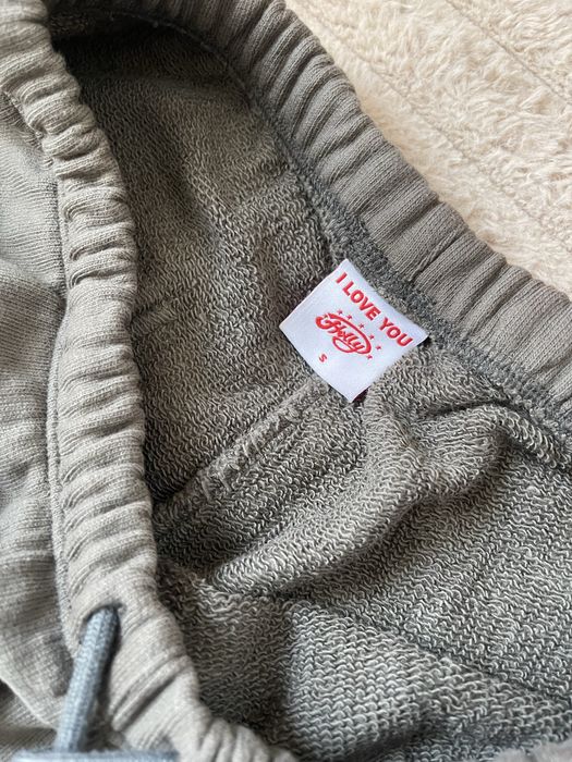 Holly интересен анцуг